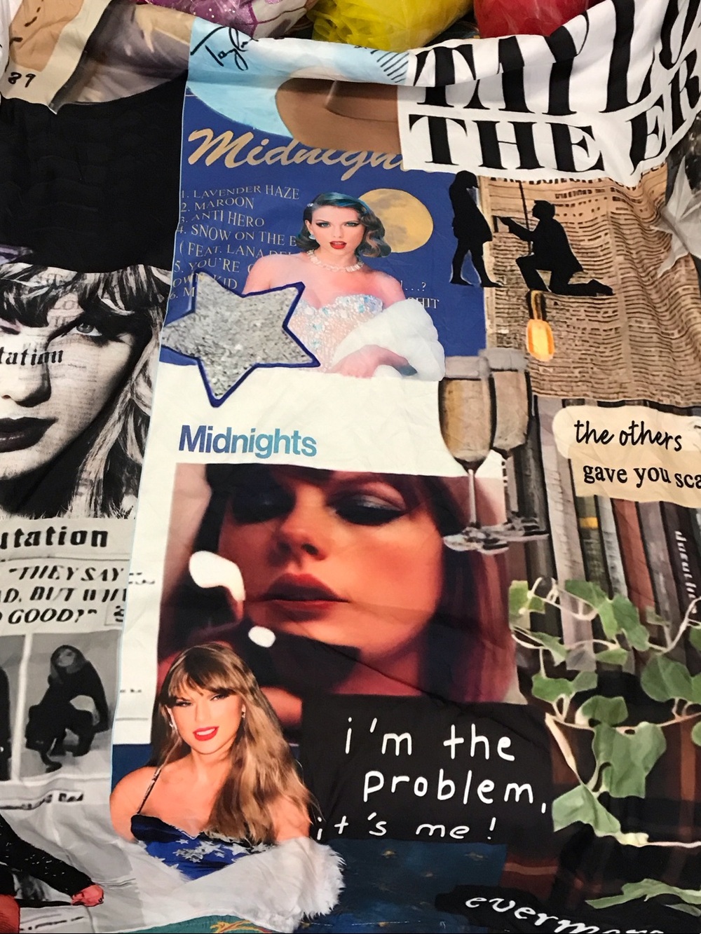 Taylor Swift Collage - Duvet Cover and Pair of Shams Twin/Twin XL